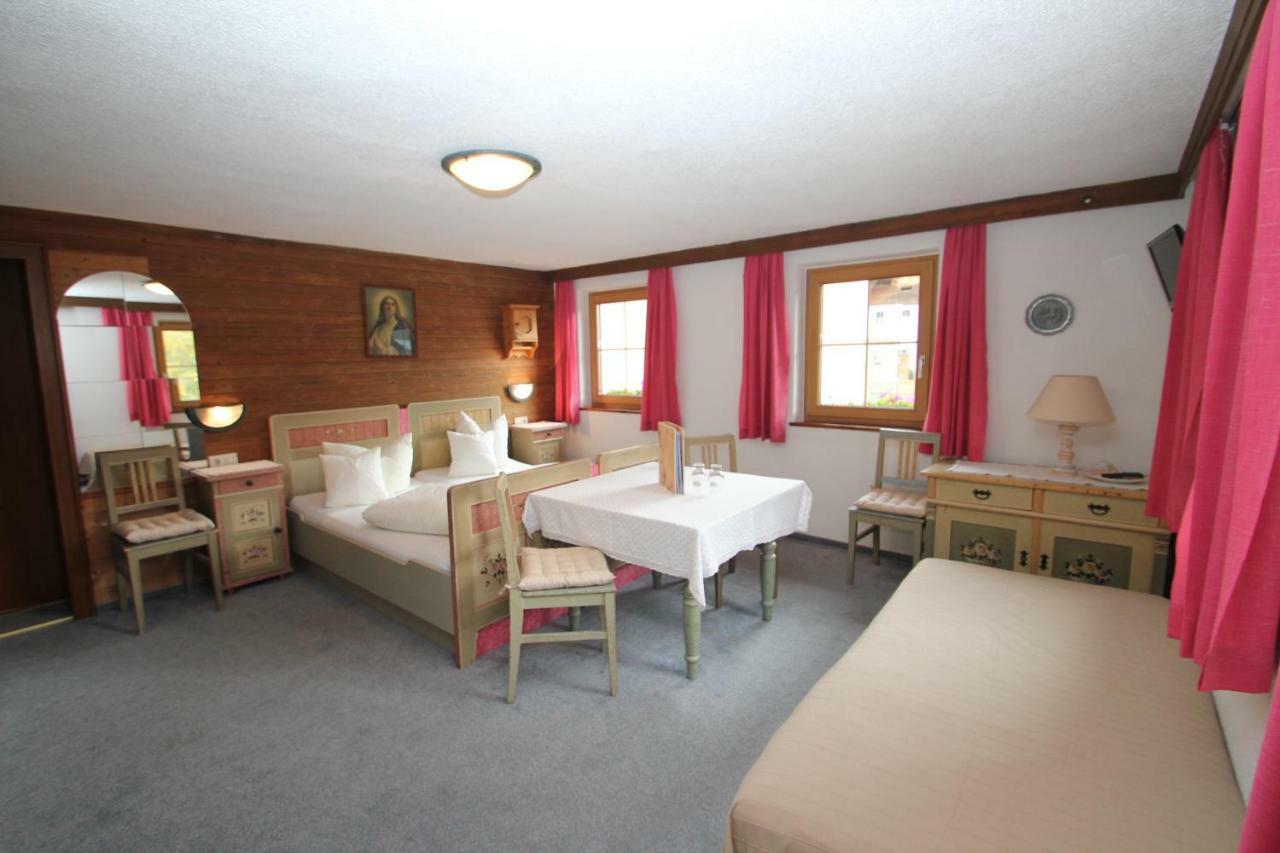 Rimmlhof & Rimmlstube Hotel Berwang Bagian luar foto
